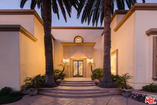 3364 Clerendon Road, Beverly Hills, CA 90210