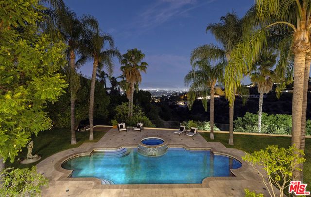 3364 Clerendon Road, Beverly Hills, CA 90210