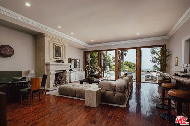 3364 Clerendon Road, Beverly Hills, CA 90210
