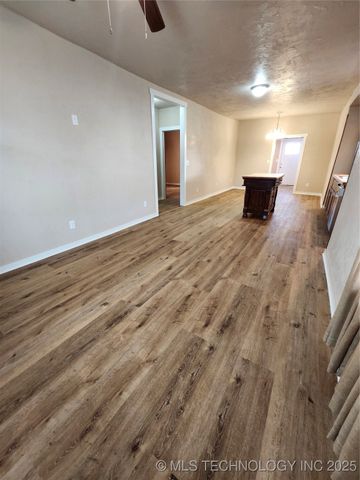 604 N Oak Street, Checotah, OK 74426