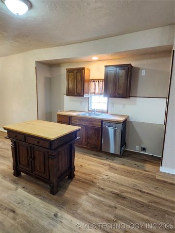 604 N Oak Street, Checotah, OK 74426