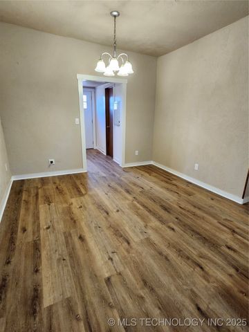 604 N Oak Street, Checotah, OK 74426