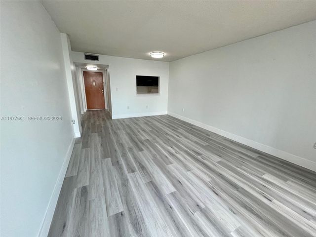 1800 NW 24th Avenue 219, Miami, FL 33125
