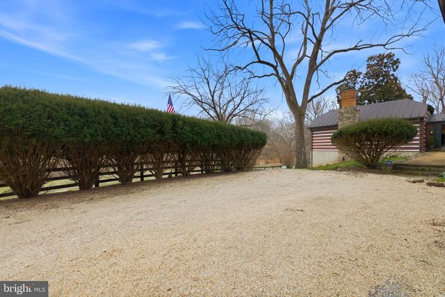 36155 CHAMBLIN MILL LN, Purcellville, VA 20132