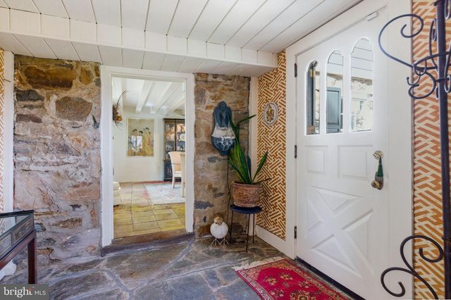 36155 CHAMBLIN MILL LN, Purcellville, VA 20132