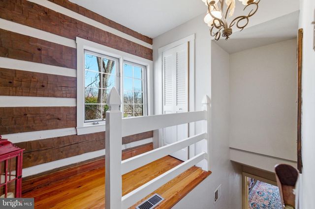 36155 CHAMBLIN MILL LN, Purcellville, VA 20132