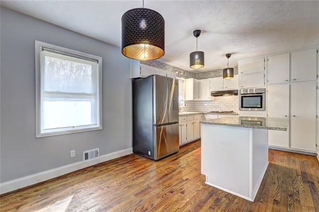 667 Tara SE Circle, Atlanta, GA 30354