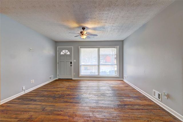 667 Tara SE Circle, Atlanta, GA 30354