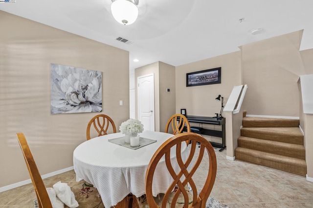 2214 Morningside Ct, Tracy, CA 95376