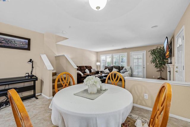 2214 Morningside Ct, Tracy, CA 95376