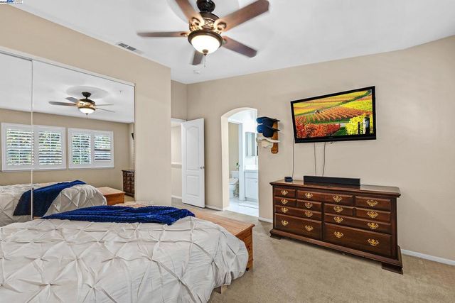 2214 Morningside Ct, Tracy, CA 95376