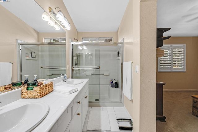 2214 Morningside Ct, Tracy, CA 95376