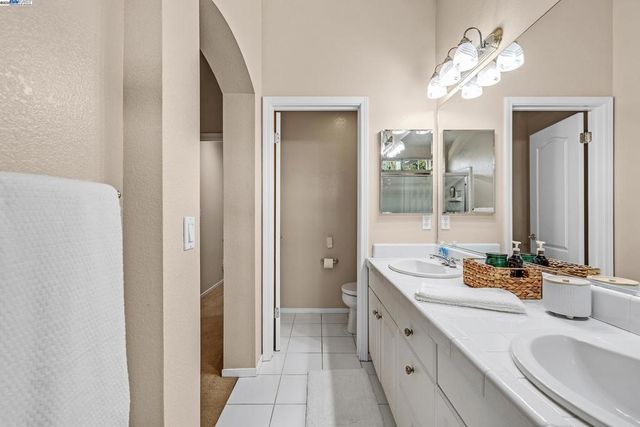 2214 Morningside Ct, Tracy, CA 95376