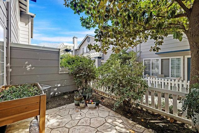 2214 Morningside Ct, Tracy, CA 95376