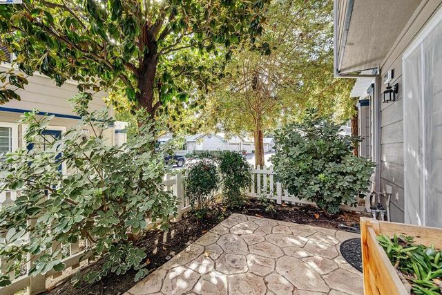 2214 Morningside Ct, Tracy, CA 95376