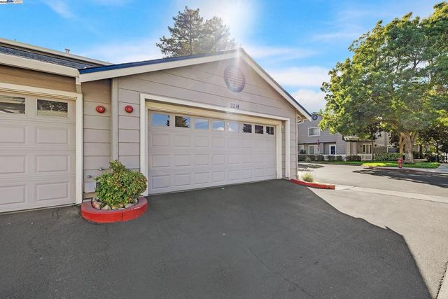 2214 Morningside Ct, Tracy, CA 95376