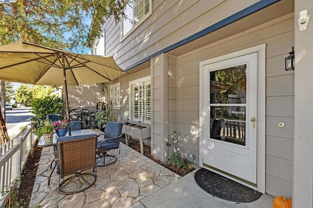 2214 Morningside Ct, Tracy, CA 95376