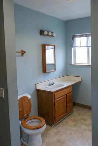 1975 Spring Street, Medford, OR 97504