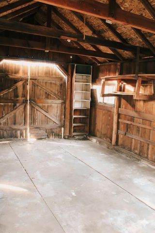 1975 Spring Street, Medford, OR 97504