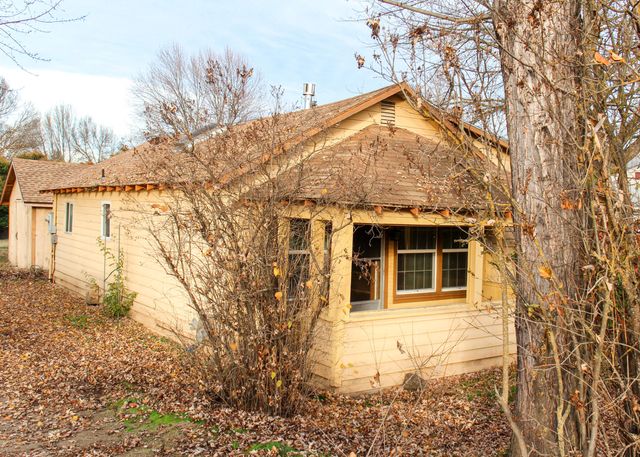 1975 Spring Street, Medford, OR 97504