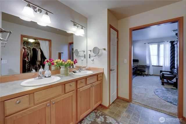 1850 SW Scenic Heights Street #B304, Oak Harbor, WA 98277