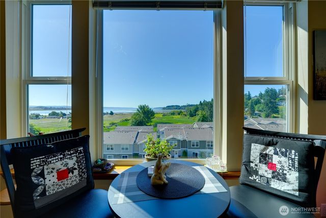 1850 SW Scenic Heights Street #B304, Oak Harbor, WA 98277