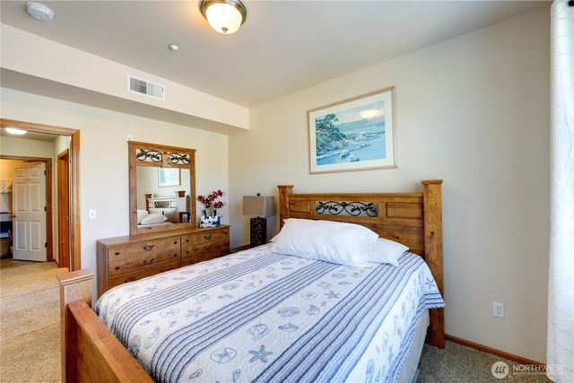 1850 SW Scenic Heights Street #B304, Oak Harbor, WA 98277