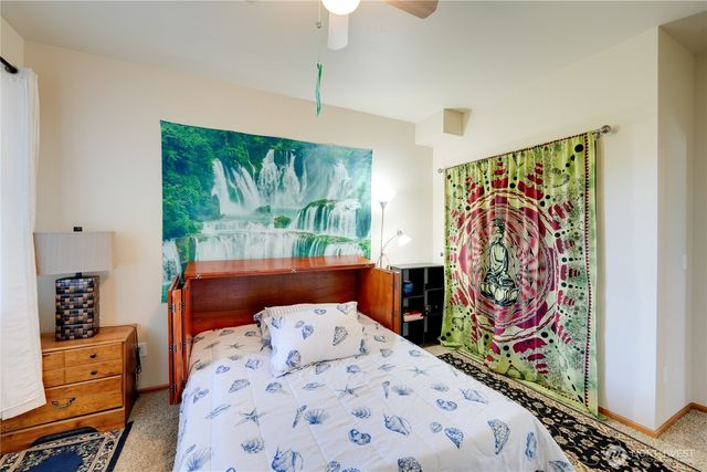 1850 SW Scenic Heights Street #B304, Oak Harbor, WA 98277