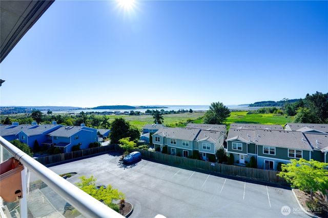 1850 SW Scenic Heights Street #B304, Oak Harbor, WA 98277