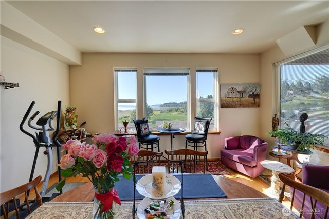 1850 SW Scenic Heights Street #B304, Oak Harbor, WA 98277