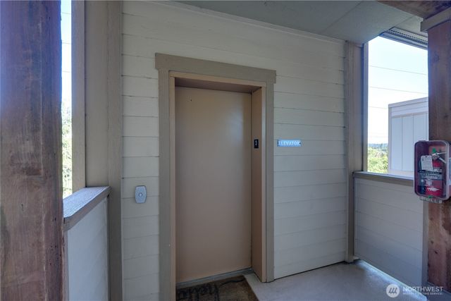 1850 SW Scenic Heights Street #B304, Oak Harbor, WA 98277