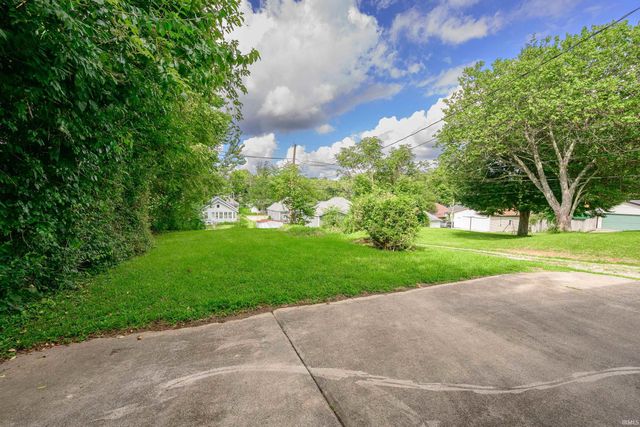 918 W 4TH Street, Bloomington, IN 47404