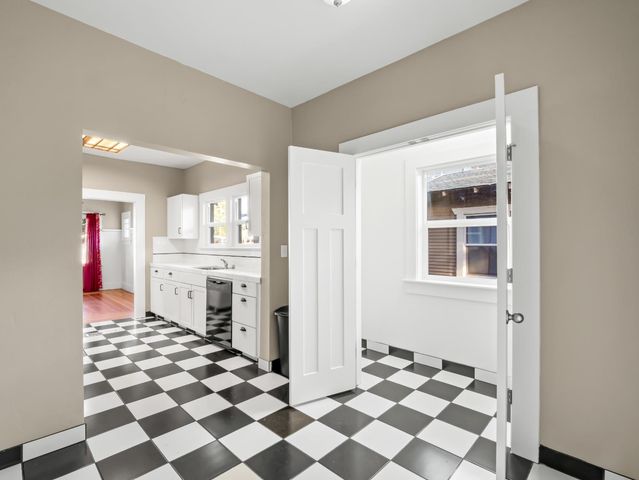 801 N Safford Avenue, Fresno, CA 93728