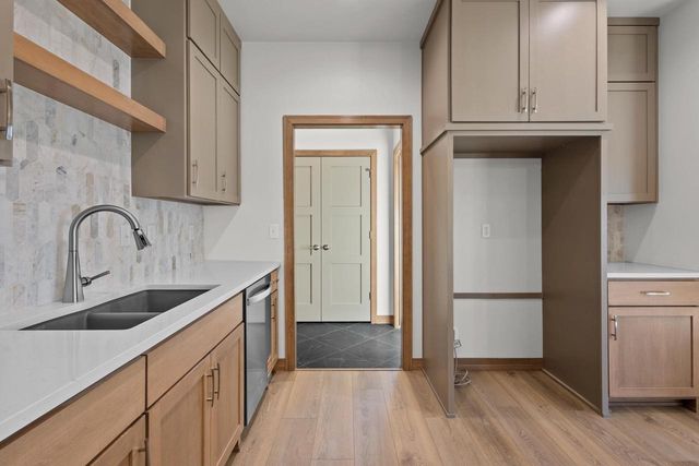 2522 TIPPERARY TRAIL, De Pere, WI 54115