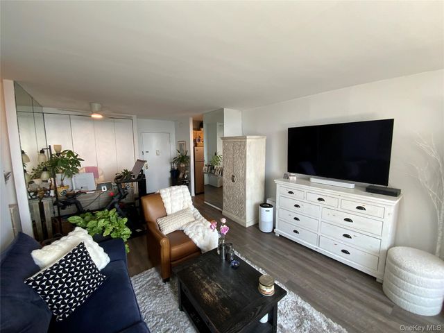 26910 Grand Central Parkway 31C, Floral Park, NY 11005