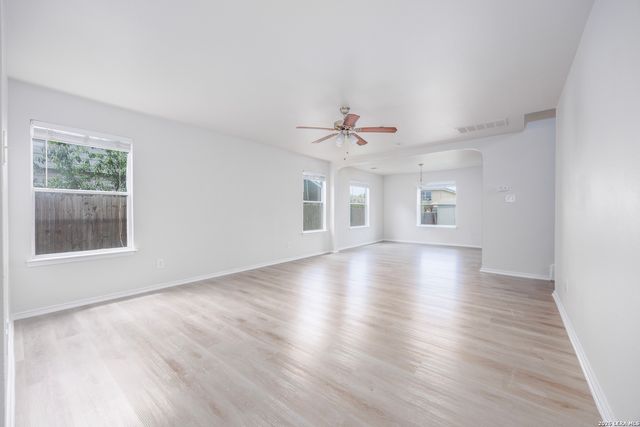 527 BRIDLE RDG, San Antonio, TX 78227
