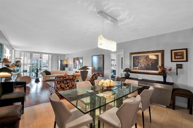 3970 Oaks Clubhouse Dr 302, Pompano Beach, FL 33069