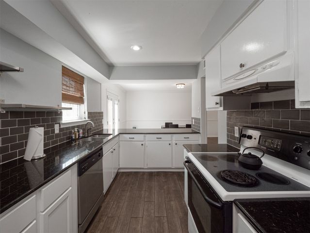 1821 grauwyler Road, Irving, TX 75061