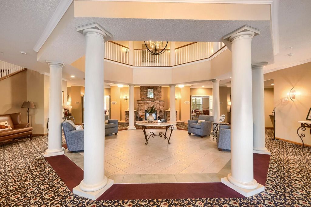 15001 Burnhaven Drive 121, Burnsville, MN 55306 — photo 2