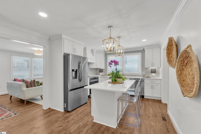 13 Pleasant Ridge Avenue, Greenville, SC 29605