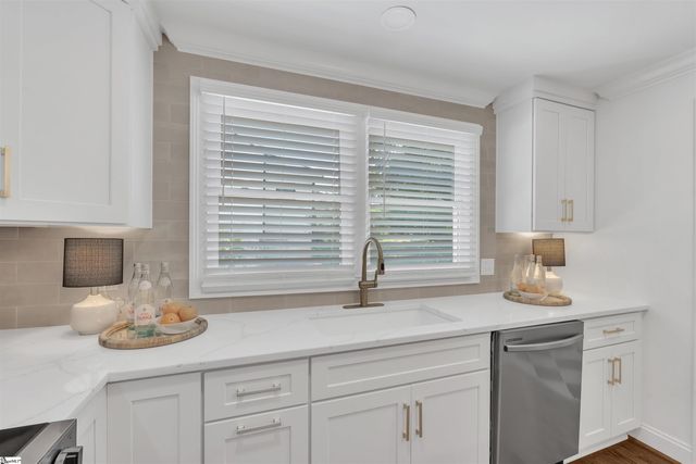 13 Pleasant Ridge Avenue, Greenville, SC 29605