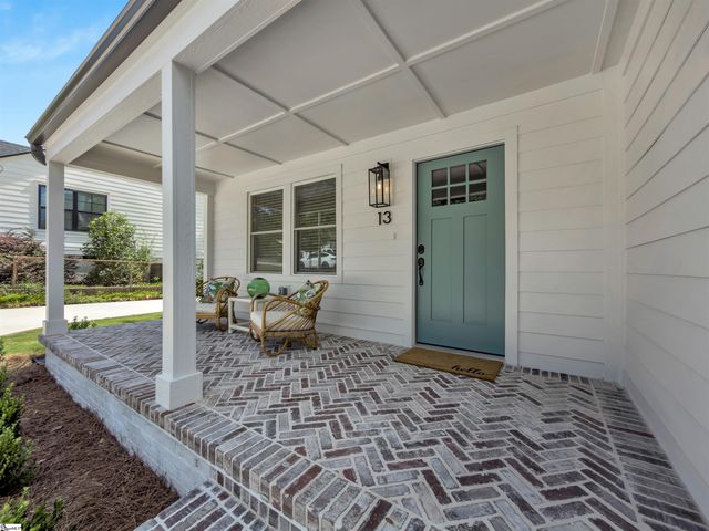 13 Pleasant Ridge Avenue, Greenville, SC 29605