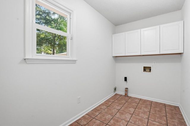 1196 Crestbrook Lane SW, Mableton, GA 30126