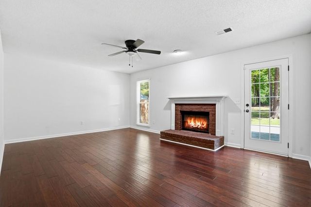 1196 Crestbrook Lane SW, Mableton, GA 30126