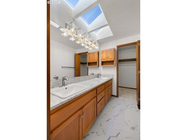 15616 Ne TILLAMOOK St, Portland, OR 97230