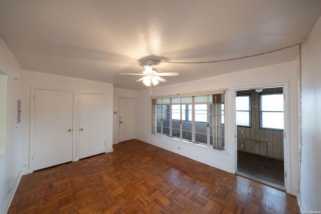 543 CLUB DR, San Antonio, TX 78201