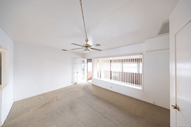 543 CLUB DR, San Antonio, TX 78201