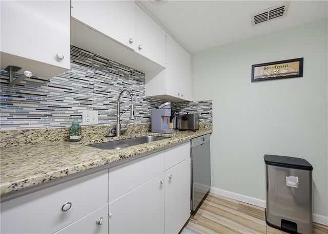 14801 E Compass St E 20, Corpus Christi, TX 78418