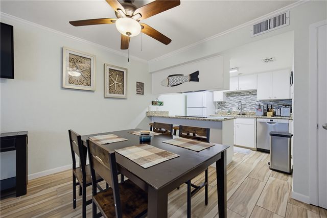 14801 E Compass St E 20, Corpus Christi, TX 78418