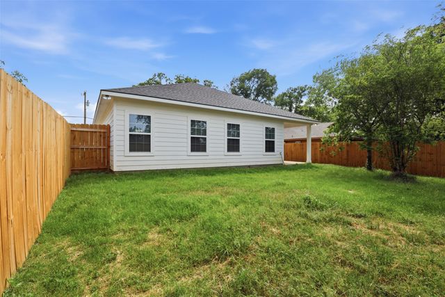 2611 Hunting Drive, Fort Worth, TX 76119